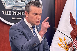 Hegseth: "If Iran does not make the right decision, it will not only face a blockade, bombs will fall on them"