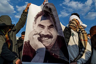 The fate of thousands of IS prisoners in limbo amid fighting in eastern Syria