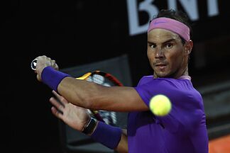 Nadal and Courtois face off against Bellingham and Sinner on a tennis court at the Bernab�u