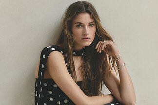Mango has just received this week's new arrivals: linen jackets, striped shirts and polka dot dresses to make you the most elegant guest this spring.