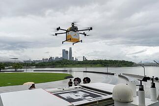 Takeoff of China's flying taxis hits turbulence