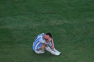 Messi says goodbye in tears in an impotent and furious Argentina: "We have to be great in defeat"