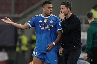 Mbapp "protects" Xabi Alonso after his poker in Athens: "We must stick together"