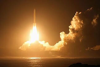 Japan launches a historic mission to conquer the mysterious moon of Mars and bring samples back to Earth