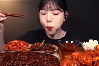 Chen Ziyi, Chinese 'mukbang' influencer, dies at 24
