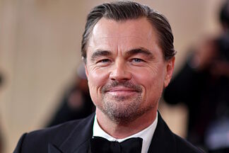 The strange gestures of Leonardo DiCaprio during the Golden Globes that have become a meme