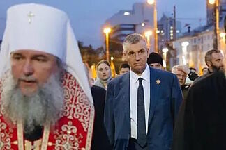 Tens of thousands of Russian Monarchy nostalgics participate in the annual procession in honor of Tsar Nicholas II