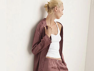 From lounging at home to street style: the 6 pajama-style trousers from Zara and Mango that are comfortable yet stylish