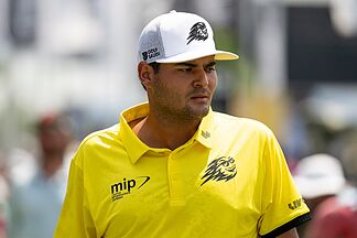 The story of Eugenio and Carolina L�pez-Chacarra, two siblings in golf's elite: "Playing with Trump is insane -- there are about 300 people behind you"