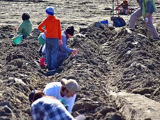The only place in the world to search for raw diamonds: "Finders, keepers"
