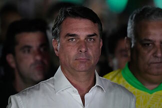 Brazil's Fl�vio Bolsonaro and family will get US visas after election loss, State Department says