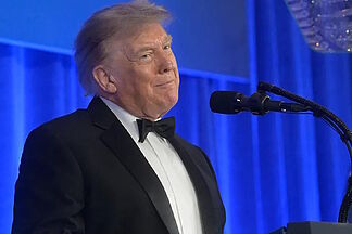 Trump taunts the press in the watered-down repeat of the White House Correspondents' Dinner: "I am running for a fourth term"