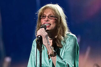 Carly Simon has been diagnosed with Parkinson's disease, treated for skin cancer