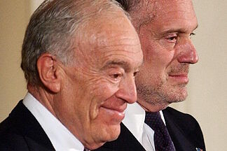 Leonard Lauder, the billionaire who launched his mother's small company to a global level