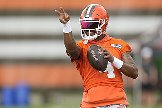 Browns QB Watson 'looks like himself