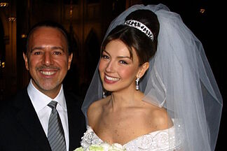 Thal�a celebrates her silver wedding anniversary with Tommy Mottola, the man with 500 million and 22 years older