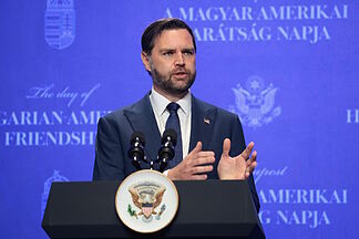 Pakistan presses for the US and Iran to return to the negotiating table before the ceasefire expires