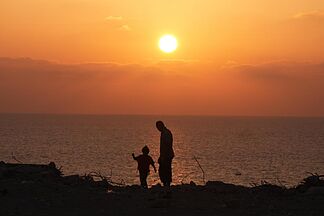 Forced displacement decreases for the first time in 10 years and the number of refugees drops by 3% in a record year for returns