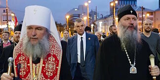 Tens of thousands of Russian Monarchy nostalgics participate in the annual procession in honor of Tsar Nicholas II