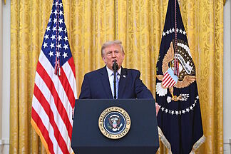 Trump Casts Doubts Four Months Before the Midterms and Accuses Beijing: "The Electoral System is Exposed to Hacking, Exploitation, and Interference"