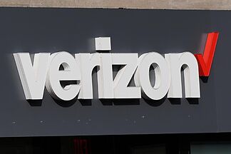 Verizon outage disrupts calling and data services for wireless customers across the U.S.
