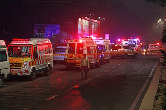 At least eight dead and around twenty injured in an explosion near the Red Fort in New Delhi