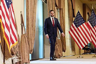 JD Vance, a MAGA anti-interventionist facing the biggest challenge for his presidential ambitions