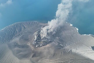 Jakarta airport closed after eruption of Anak Krakatoa volcano