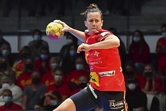Freezing eggs or changing sports? The new debate on motherhood for female athletes