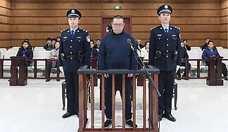 China executes banker for accepting 133 million euros in Bribes