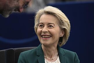 Von der Leyen: "Our security depends on security in space"