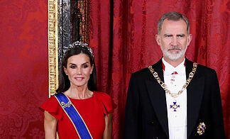 The Kings of Spain travel to Finland to raise awareness about the southern border of NATO and visit military bases for the first time