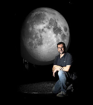Spanish engineer hired by NASA to prepare the return to the Moon: "Life in space is less glamorous than in movies"