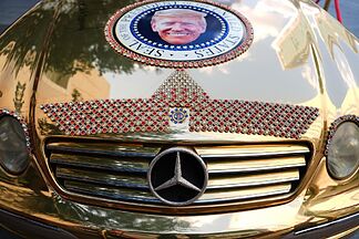 Trumpapalooza, a convention festival with photos with the leader for $80,000