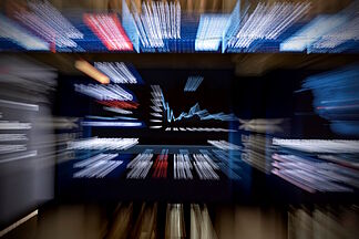 Oil Selloff and AI Bubble Fears Send Global Markets Into a Tailspin