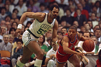'Muggsy' Bogues, the shortest player in history: "I never let anyone tell me what I couldn't do because of my height"