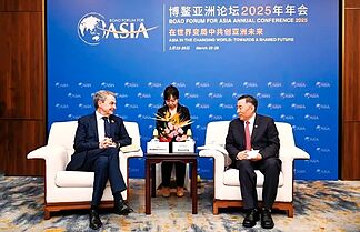 Zapatero's "unsettling activism" with China alerts EU representatives
