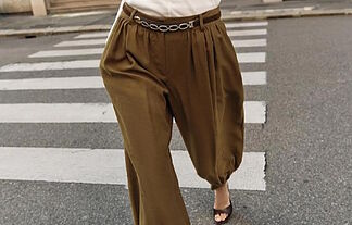The 8 best 80s-inspired trousers are back and more fashionable than ever: from baggy to capri pants