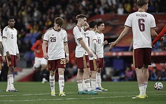 An U.S. court threatens to seize the National Team's money at the World Cup due to the State's unpaid debts